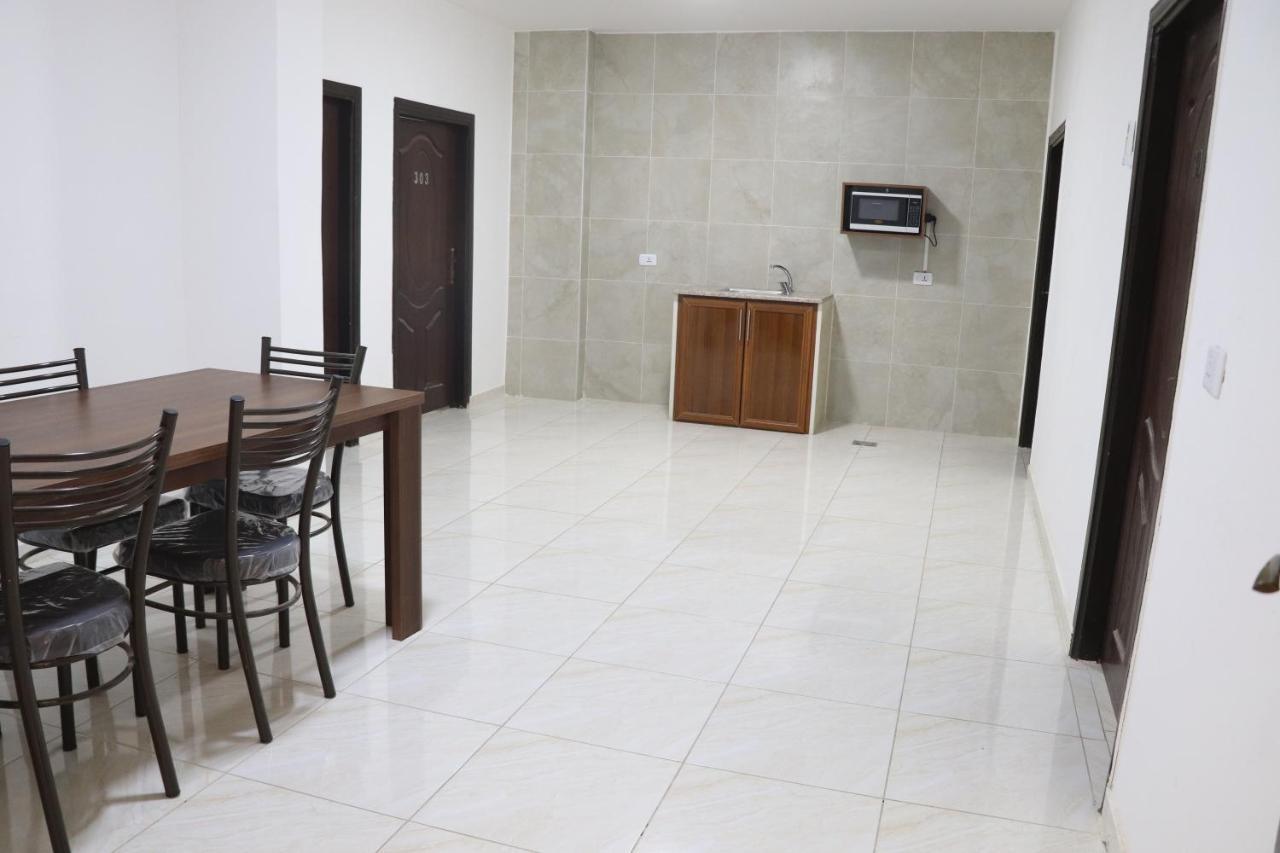 Faraseen Apartments Al Qastal 외부 사진