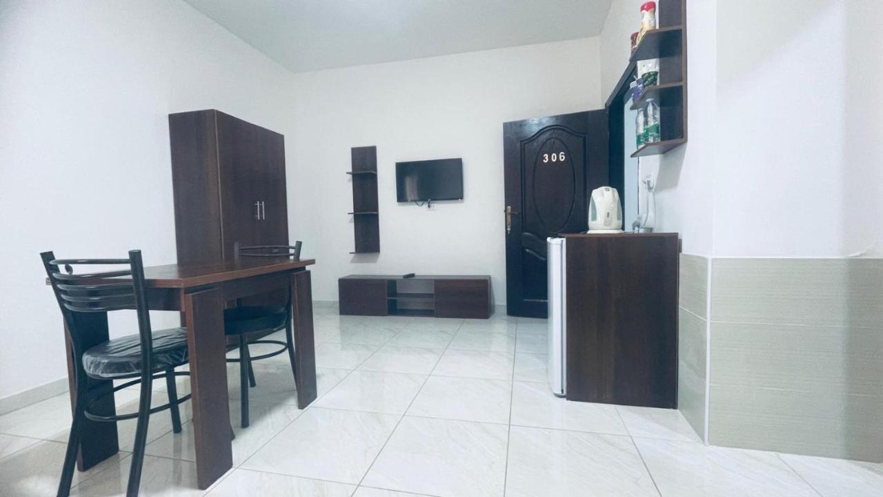 Faraseen Apartments Al Qastal 외부 사진
