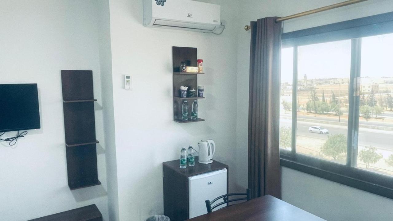Faraseen Apartments Al Qastal 외부 사진